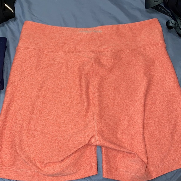 Outdoor Voices - Warmup 5” short! - Picture 4 of 4